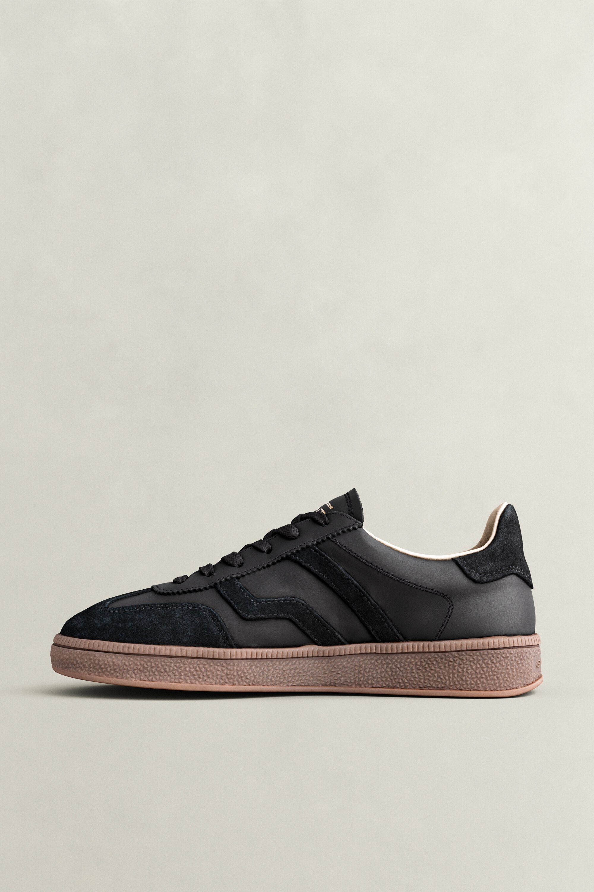 Zapatillas de piel y ante Cuzima