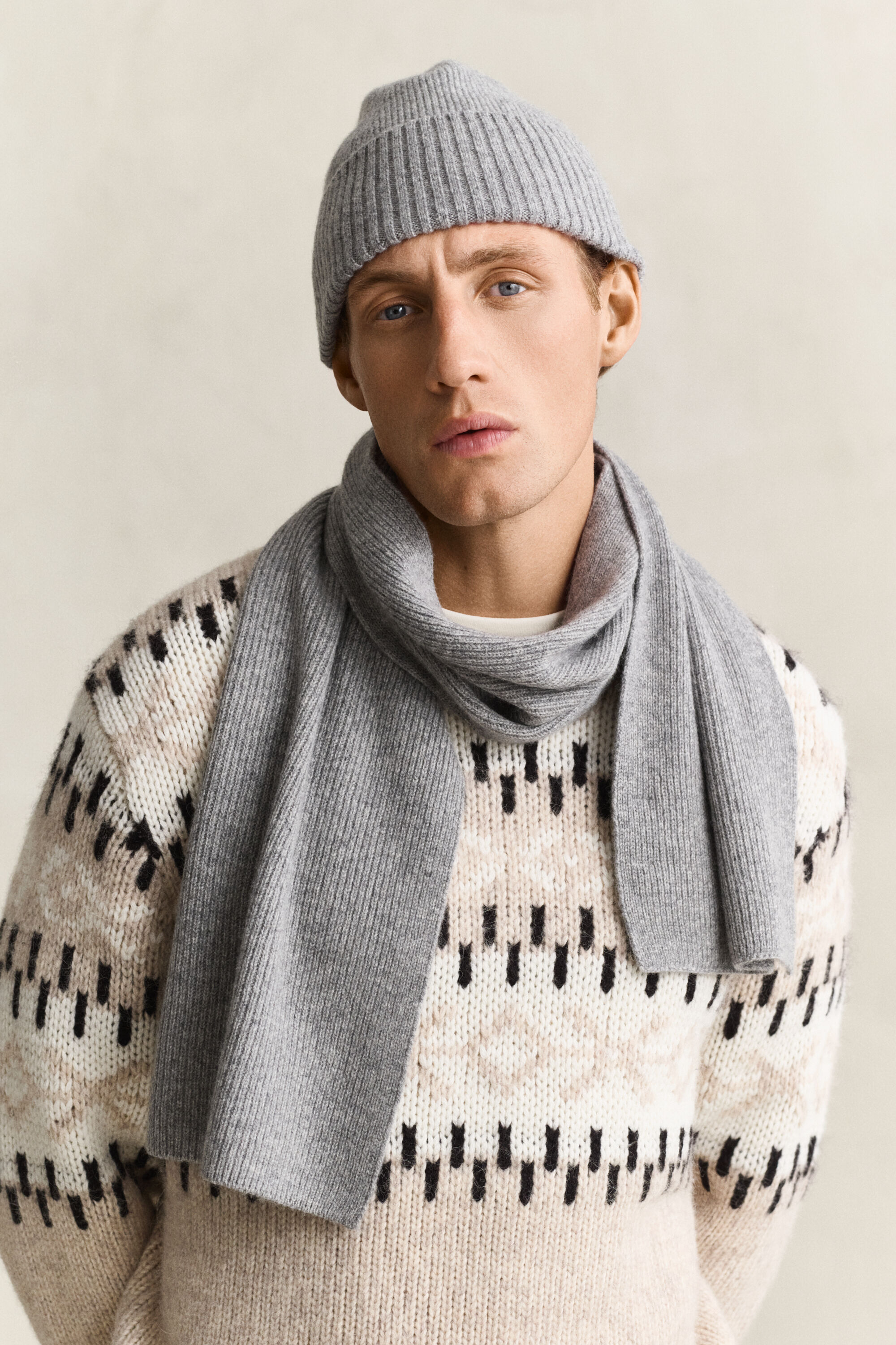 Set de regalo con bufanda y gorro de cachemir