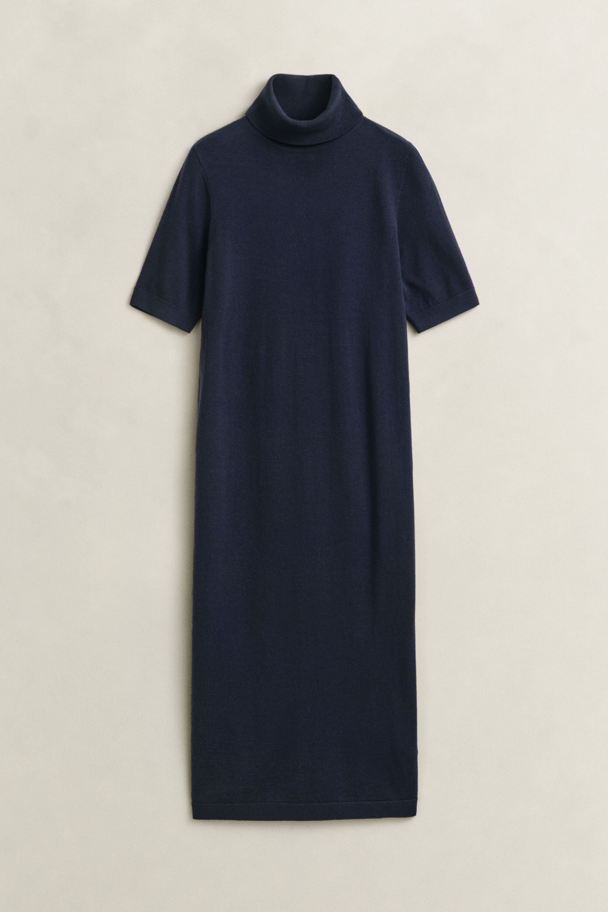 Vestido de lana merino con cuello de cisne