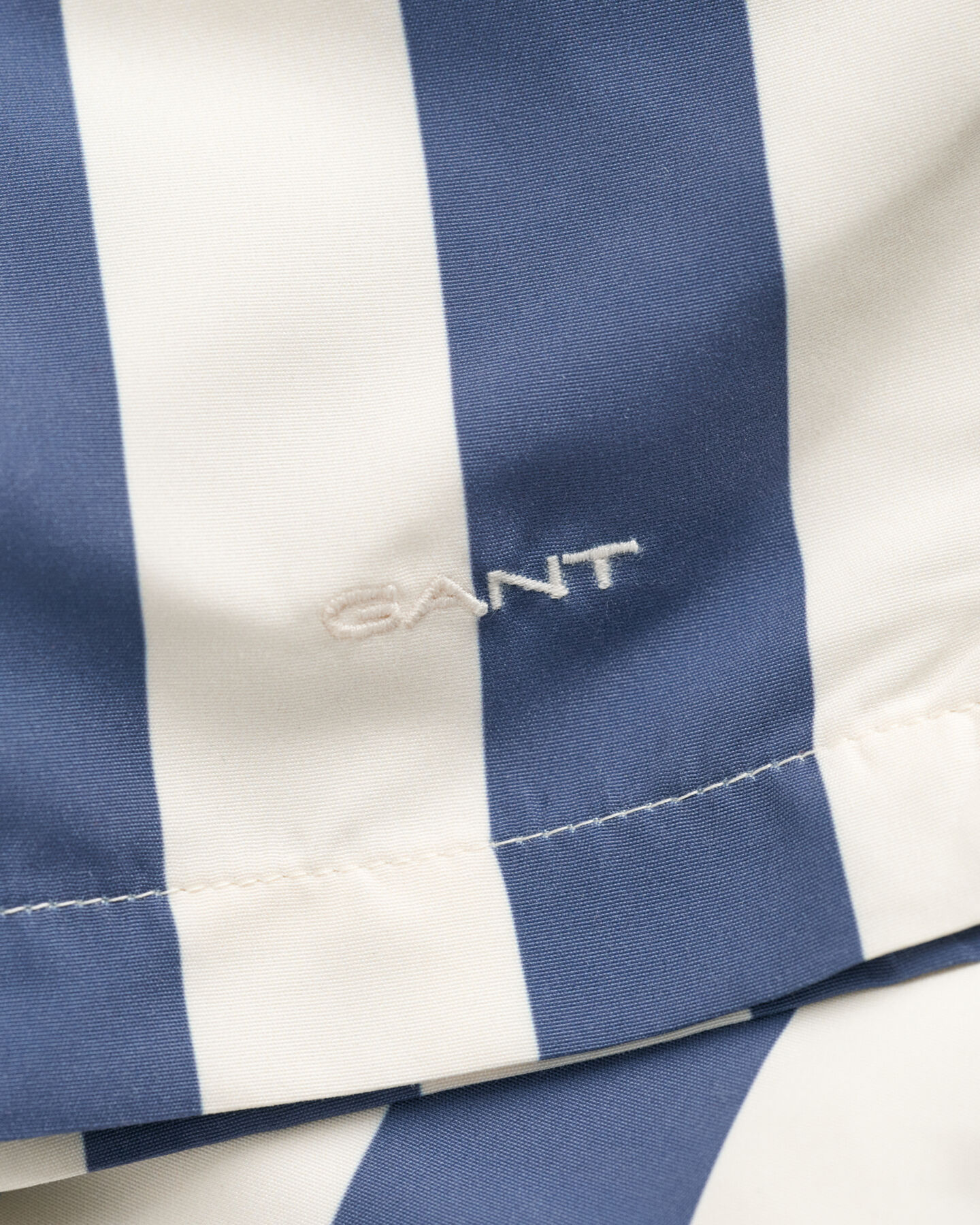 Ba&ntilde;ador con rayas en bloque Boys