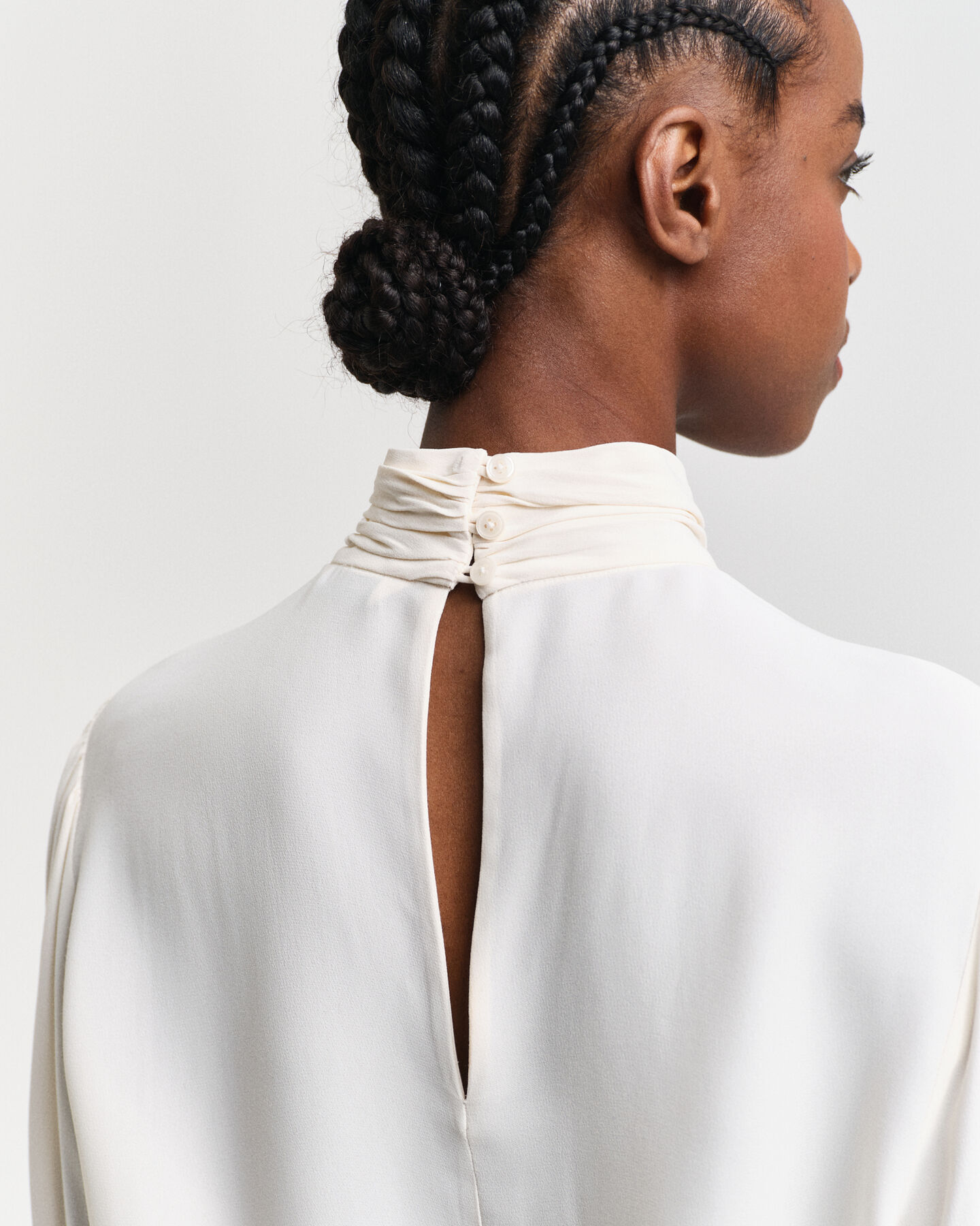 Blusa de cuello cerrado