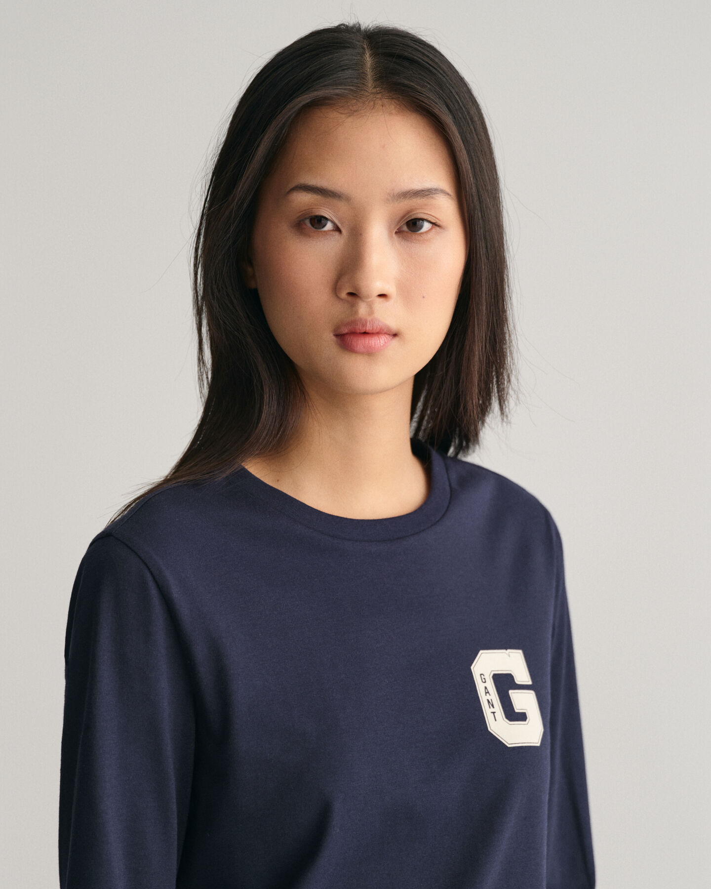 Camiseta de cuello redondo y manga larga G