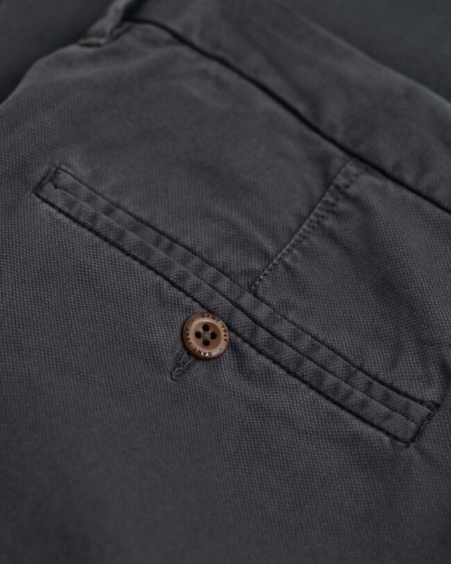 Pantalones chinos estructurados Slim Fit con textura labrada