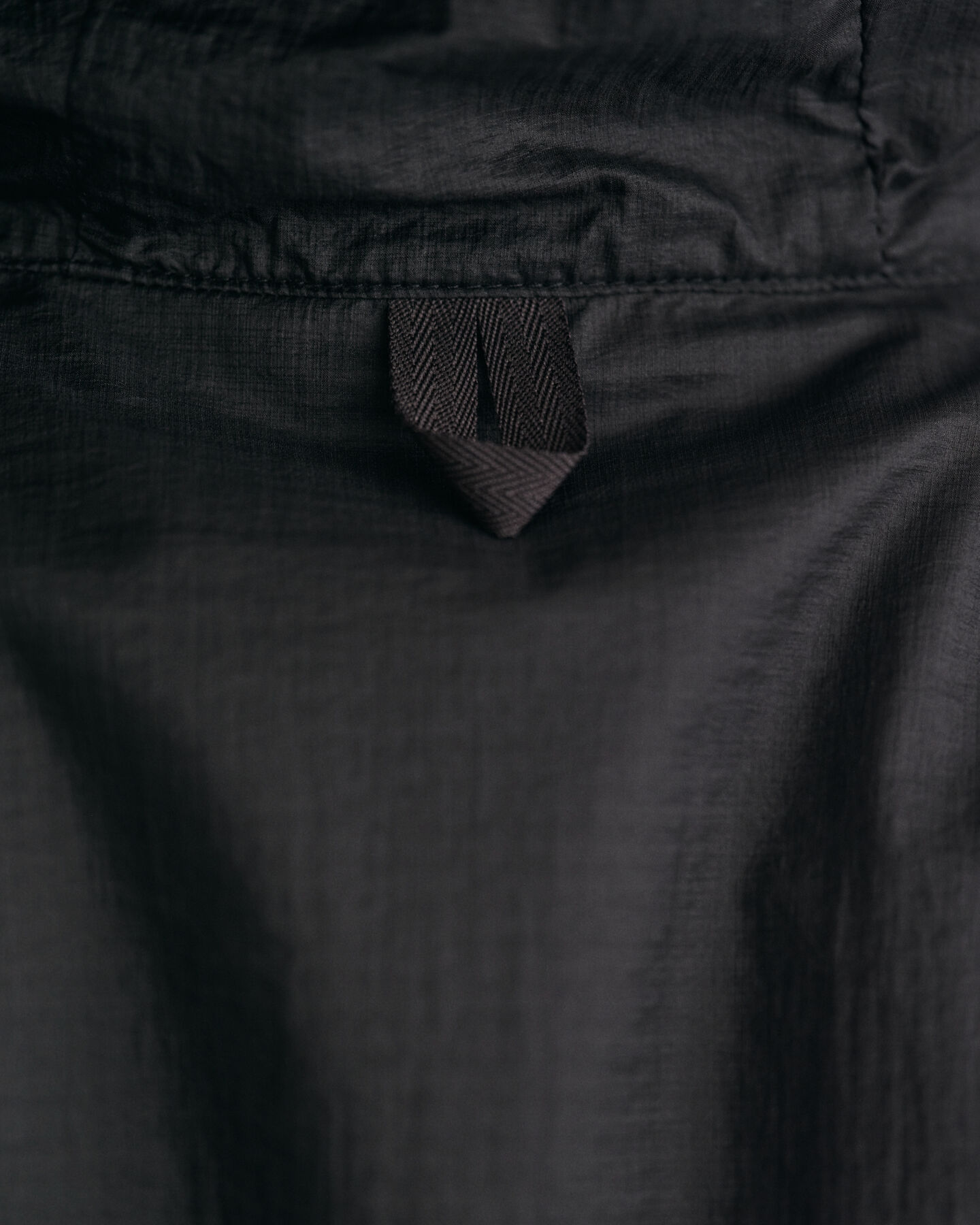 Windbreaker ligero y plegable