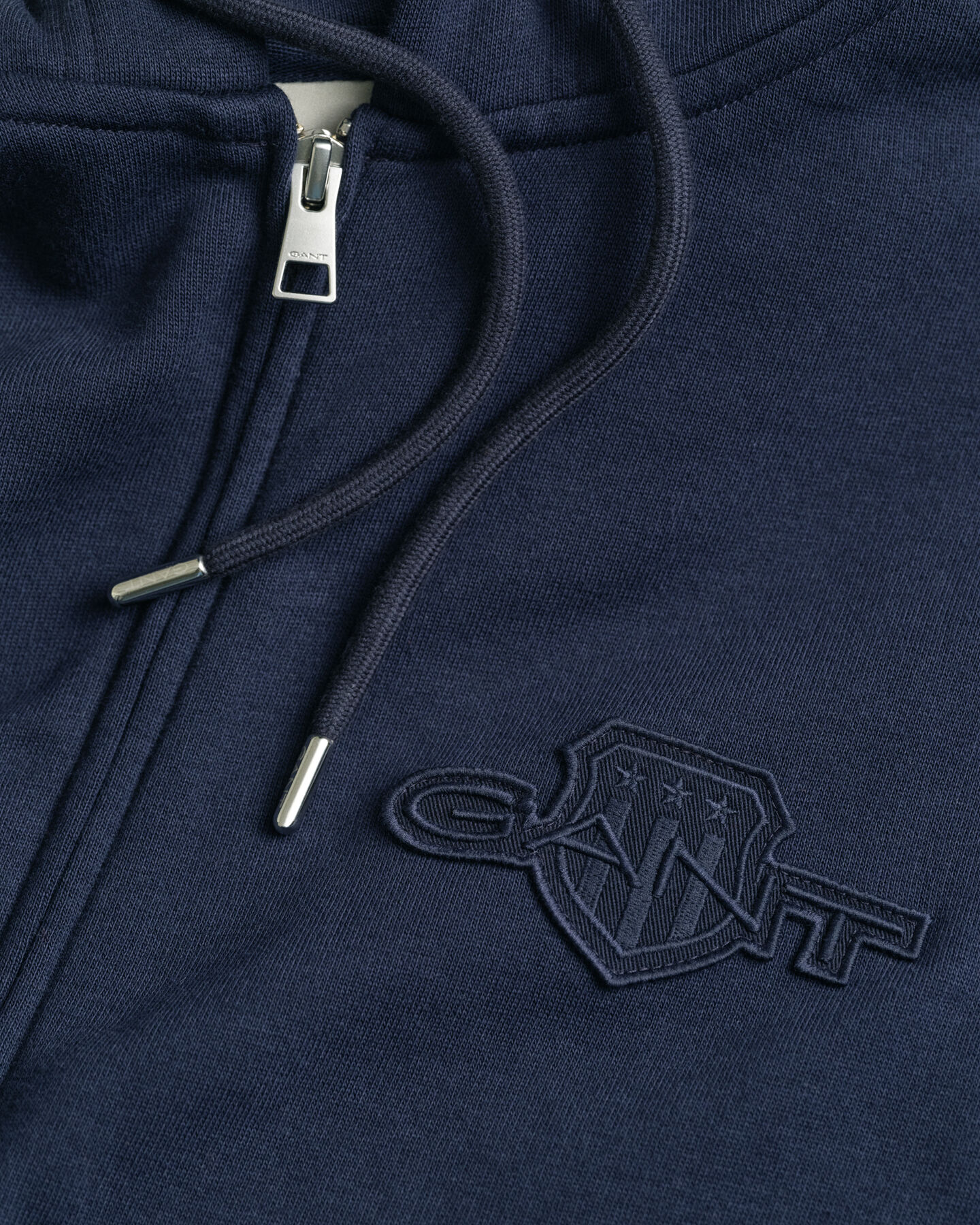 Sudadera con capucha y cremallera Tonal Shield