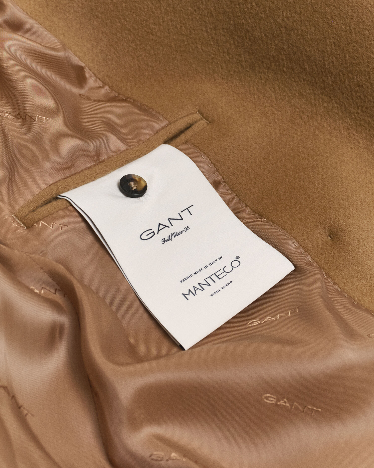 Chaquetón de largo medio en lana