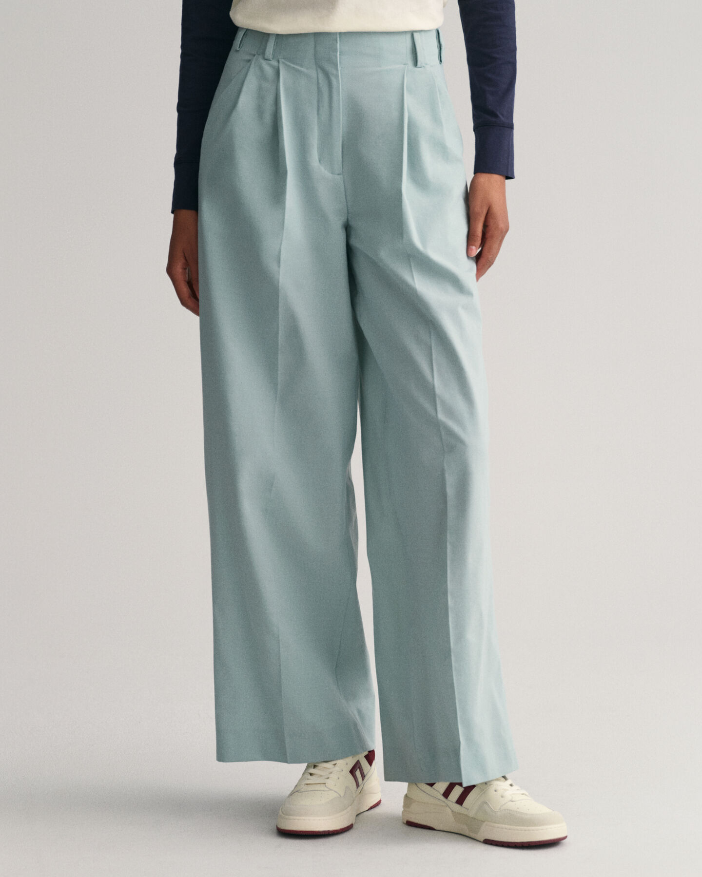 Pantalones de pinzas con talle alto y pernera ancha