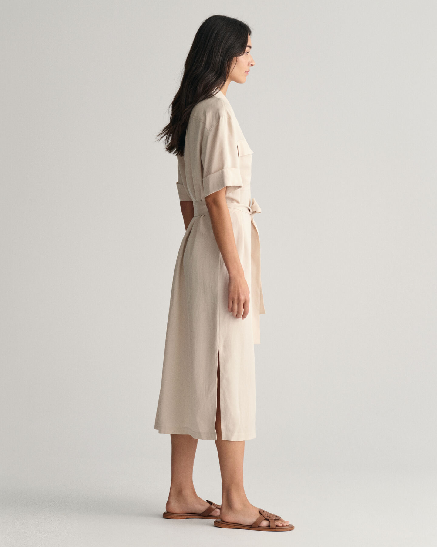 Vestido camisero de manga corta con bolsillos