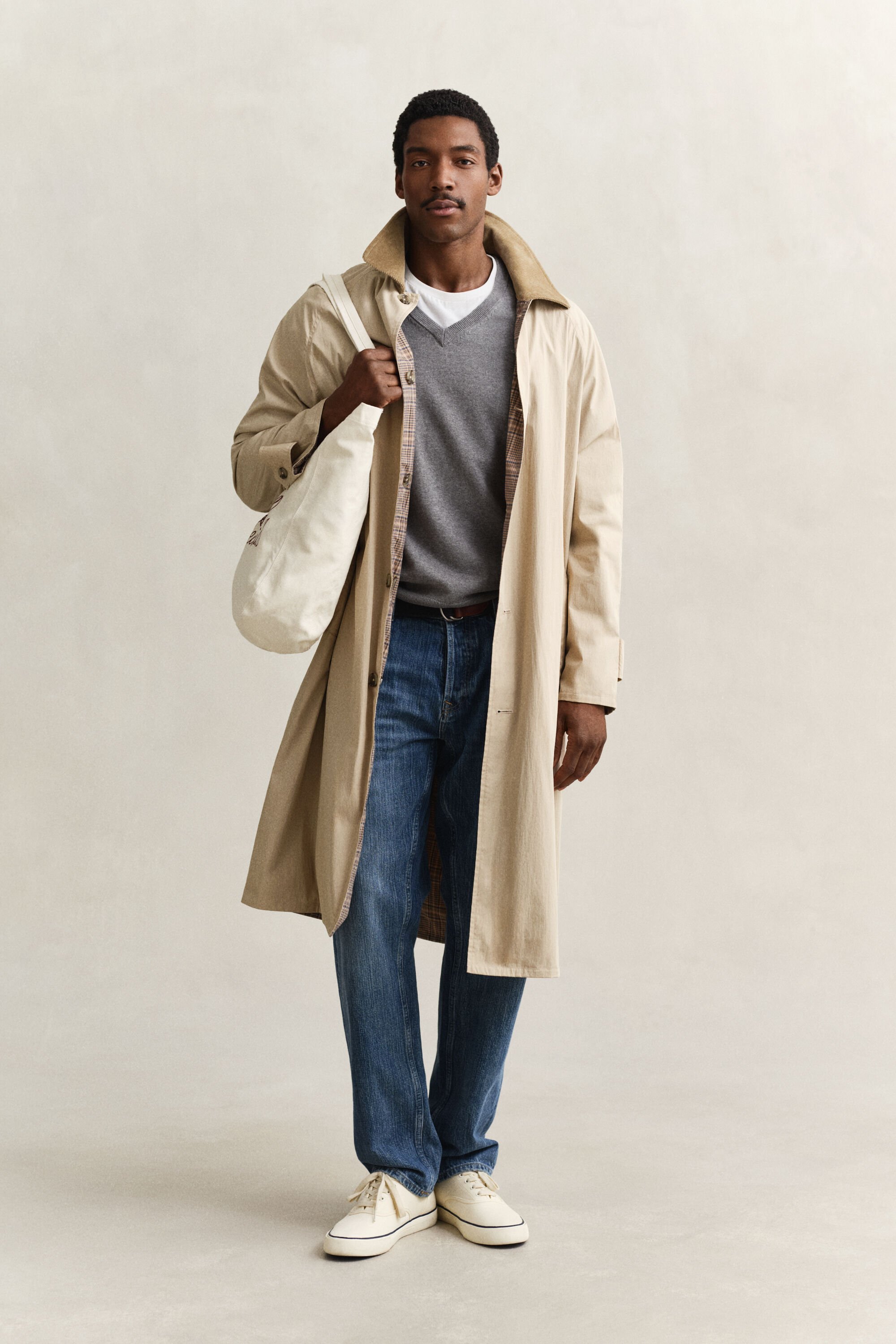 Jersey clásico de algodón con cuello de pico