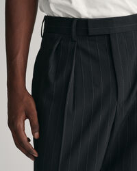 Pantalones de traje de pinzas y raya diplomática