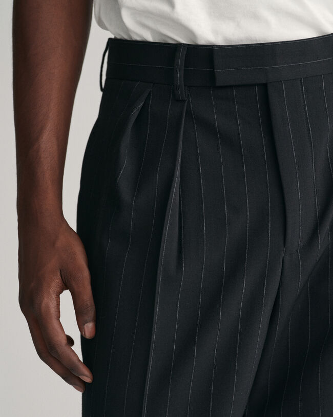 Pantalones de traje de pinzas y raya diplomática