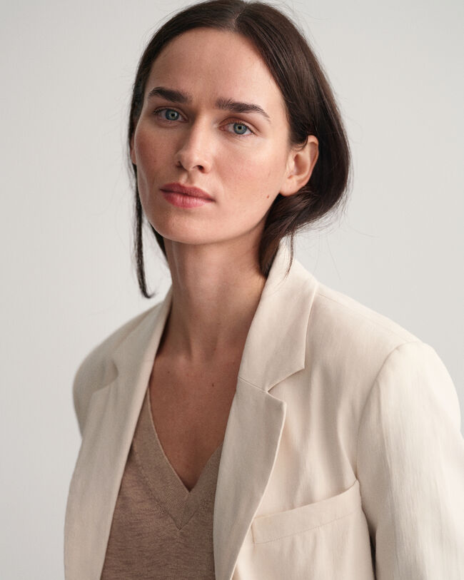 Chaleco en mezcla de lino con cuello de pico