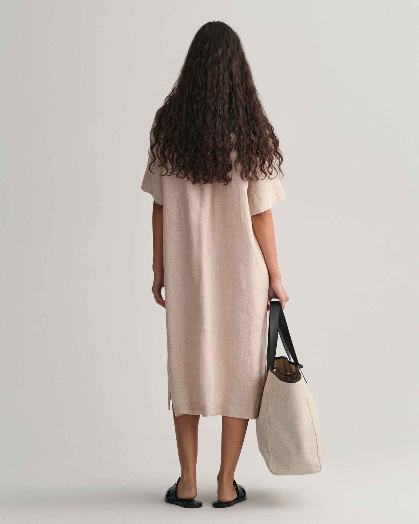 Vestido camisero de manga corta de lino