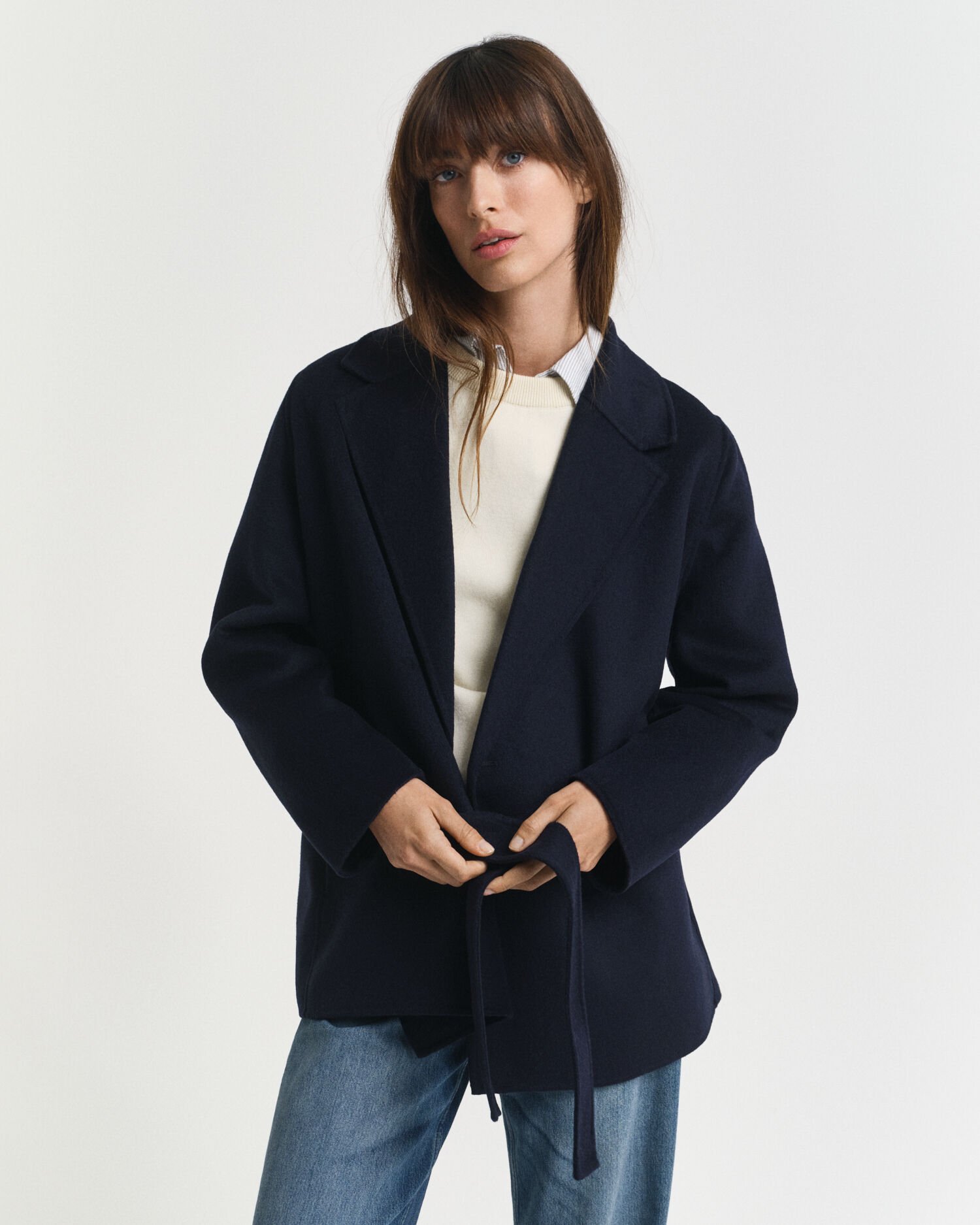 Chaqueta cosida a mano con cinturón