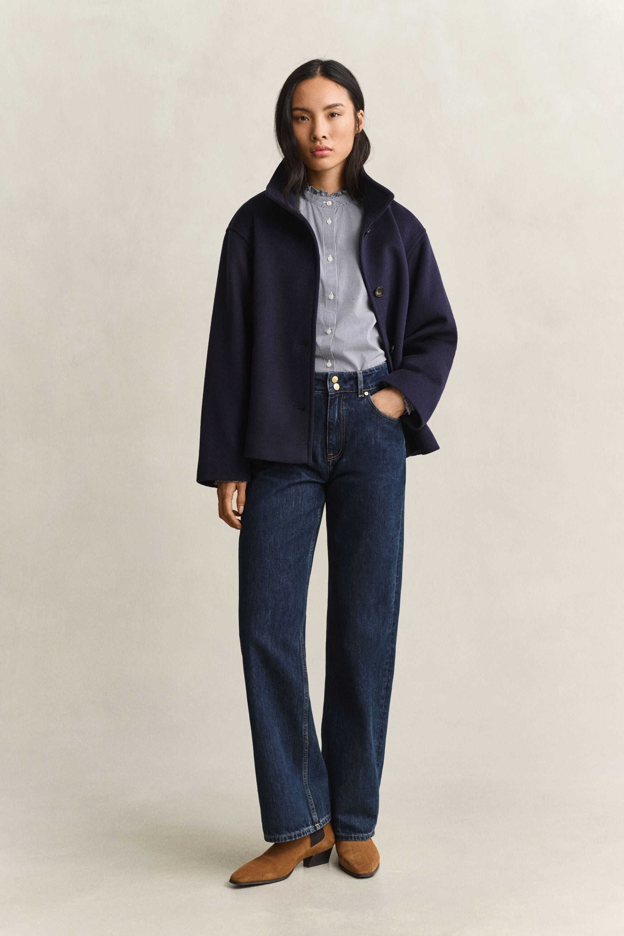 Blusa con volantes en el cuello