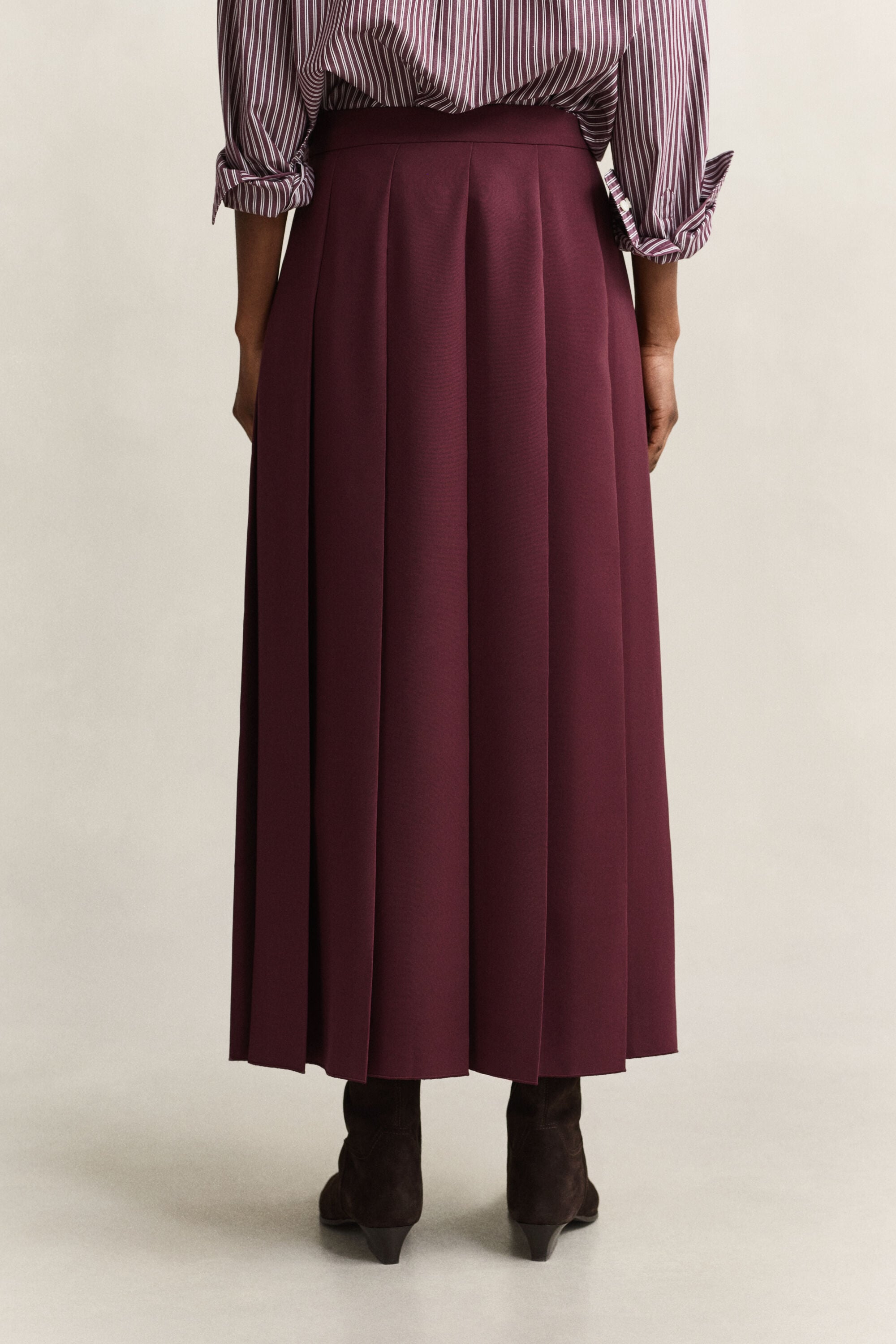 Falda midi plisada