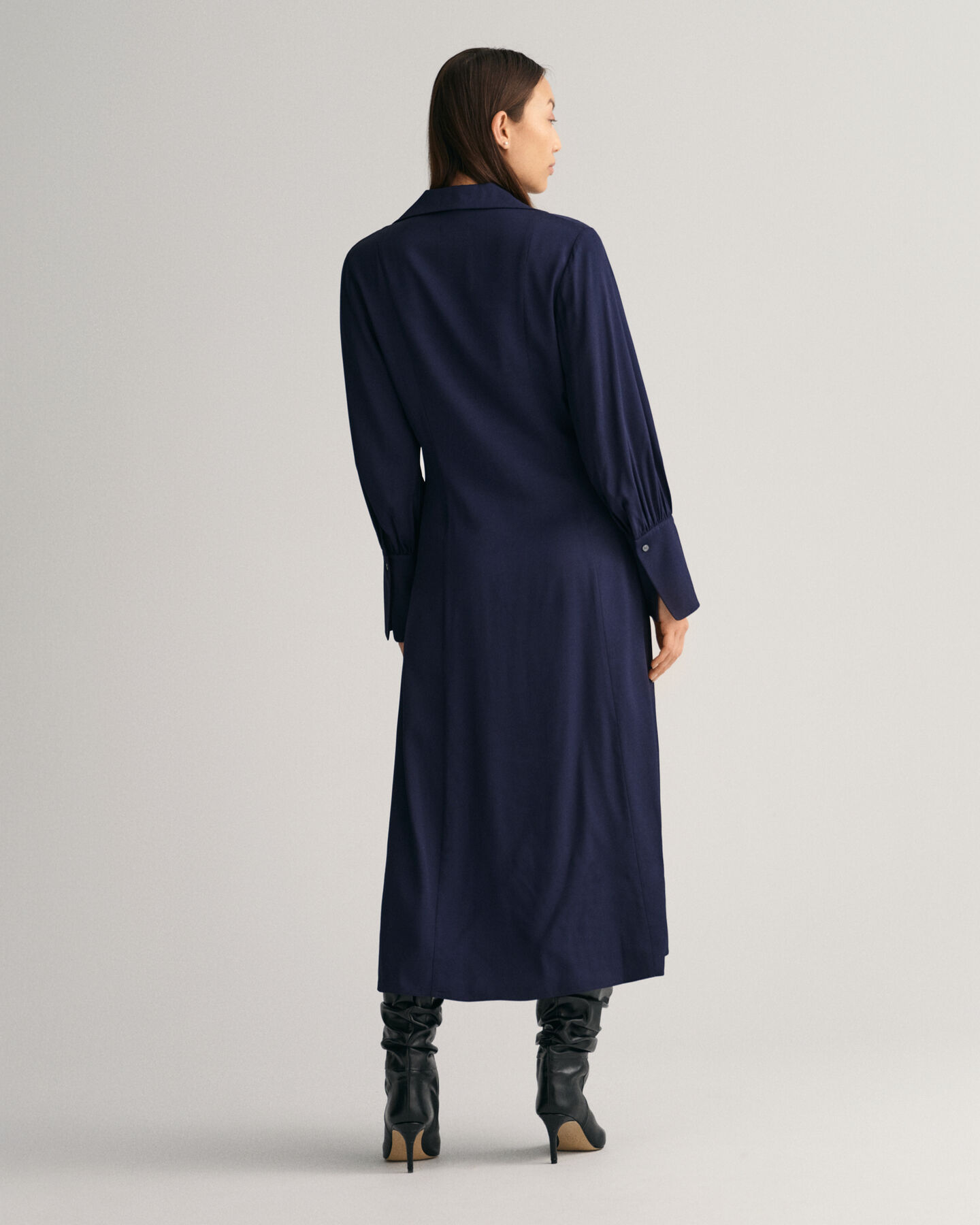 Vestido Slim Fit con puños anchos