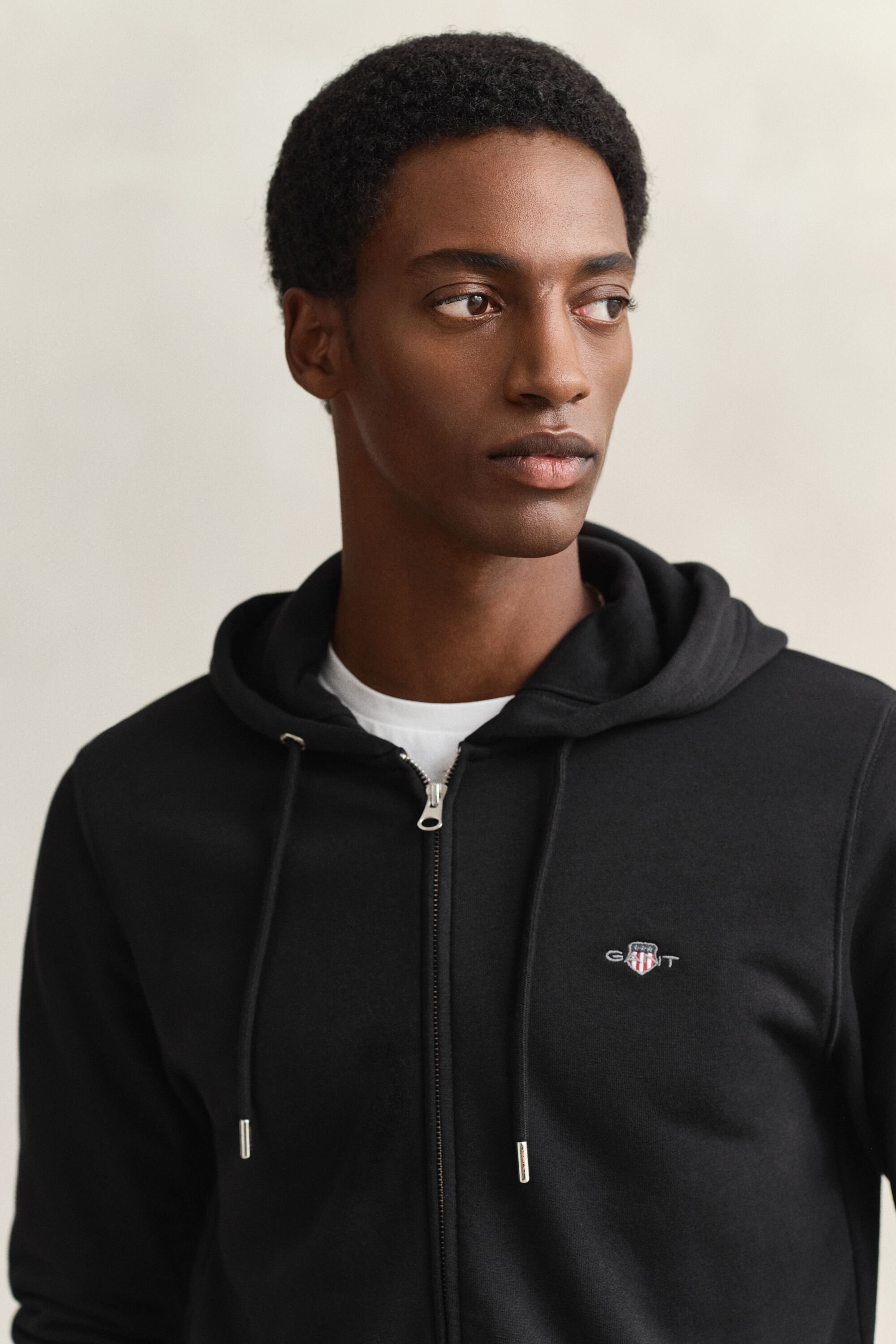 Sudadera con capucha y cremallera Shield