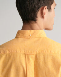 Camisa Regular Fit de algod&oacute;n y lino