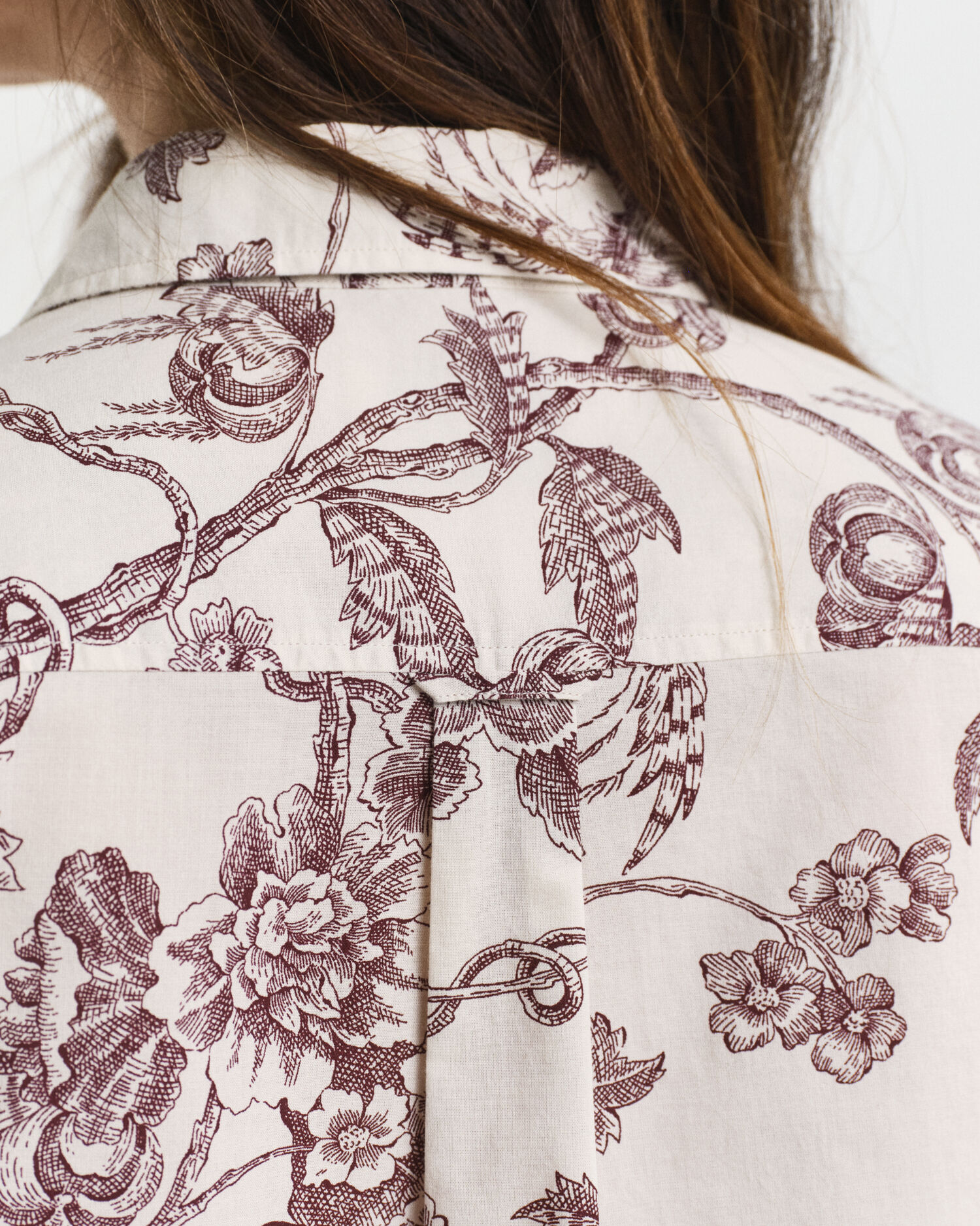 Camisa Regular Fit en gasa de algodón con estampado de árboles