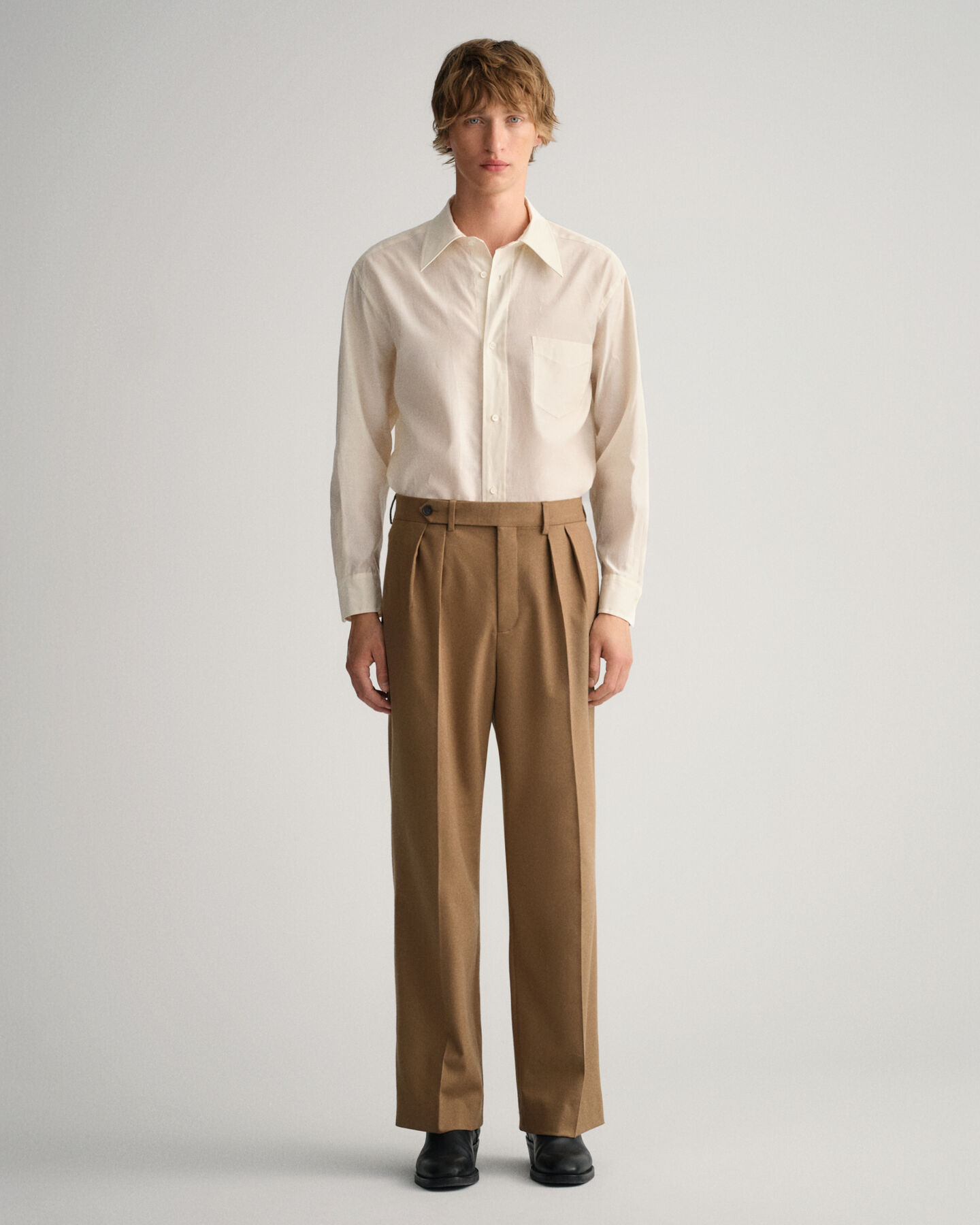 Pantalones de traje de franela con pernera ancha