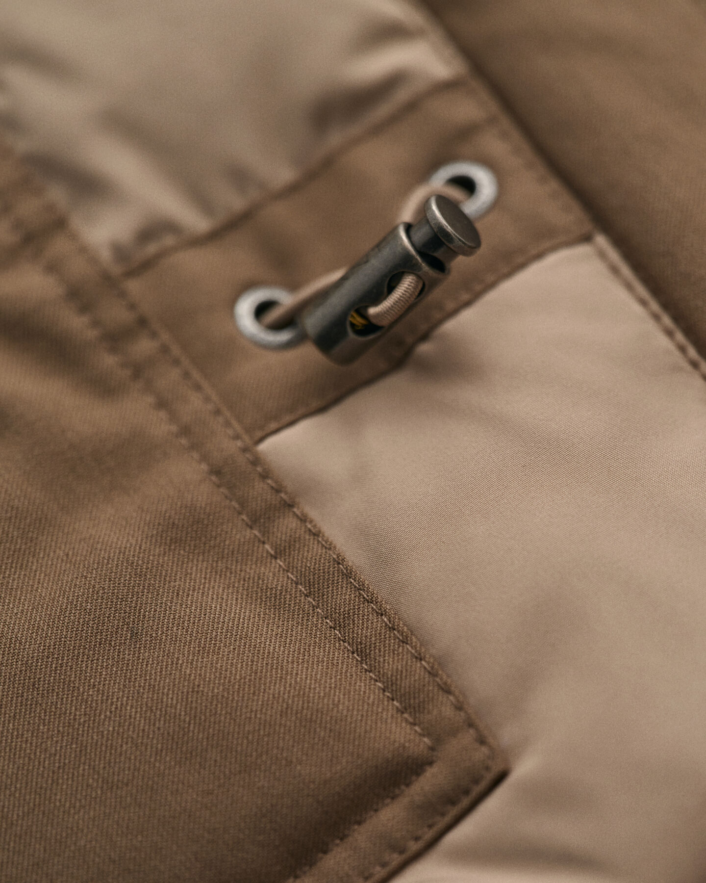 Cazadora militar de franela acolchada