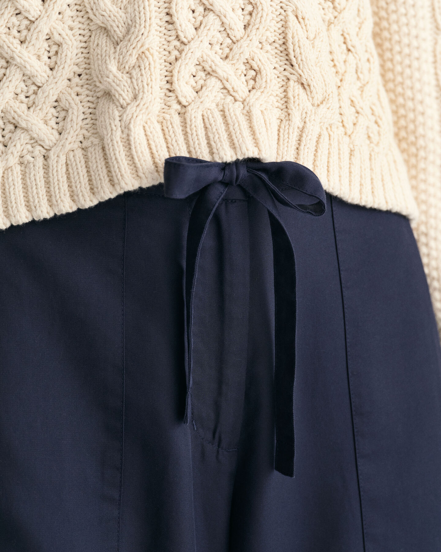 Pantalones con cinturón Relaxed Fit