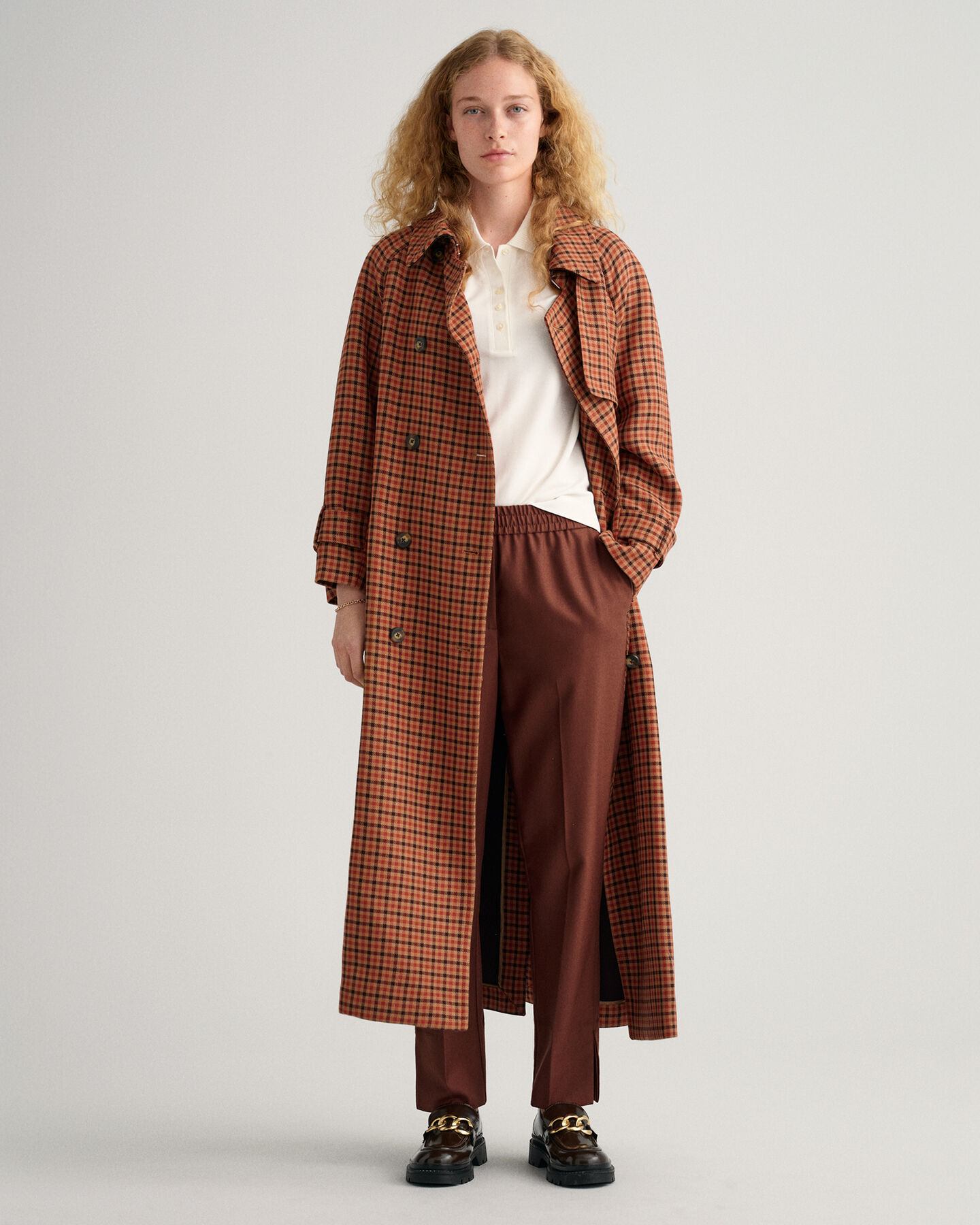 Pantalones Pull-On ajustados en el bajo