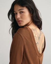 Vestido de punto con espalda descubierta