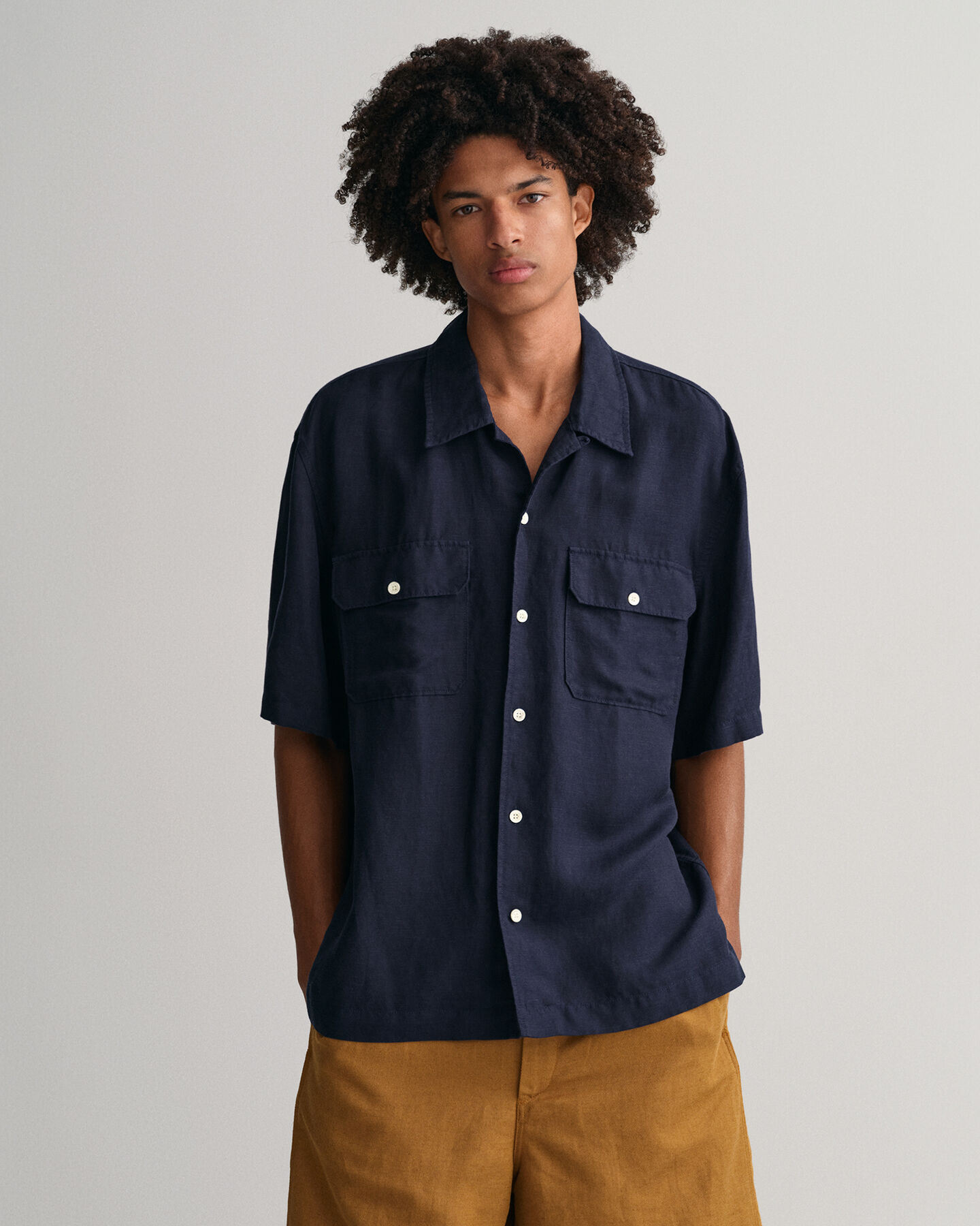 Camisa Relaxed Fit de manga corta en lino y lyocell