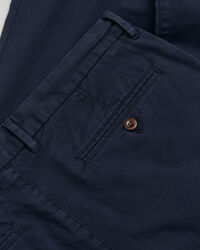 Pantalones chinos estructurados Slim Fit con textura labrada