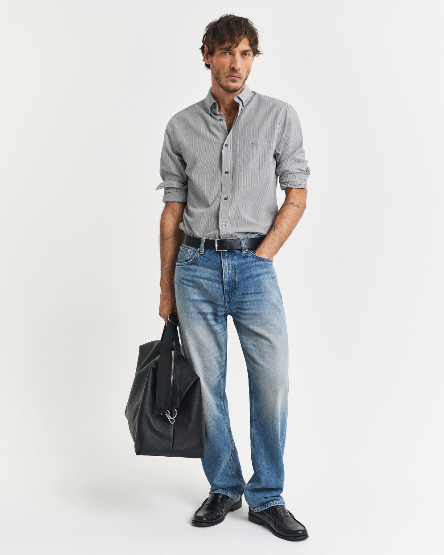 Camisa Regular Fit clásica de popelina a rayas finas