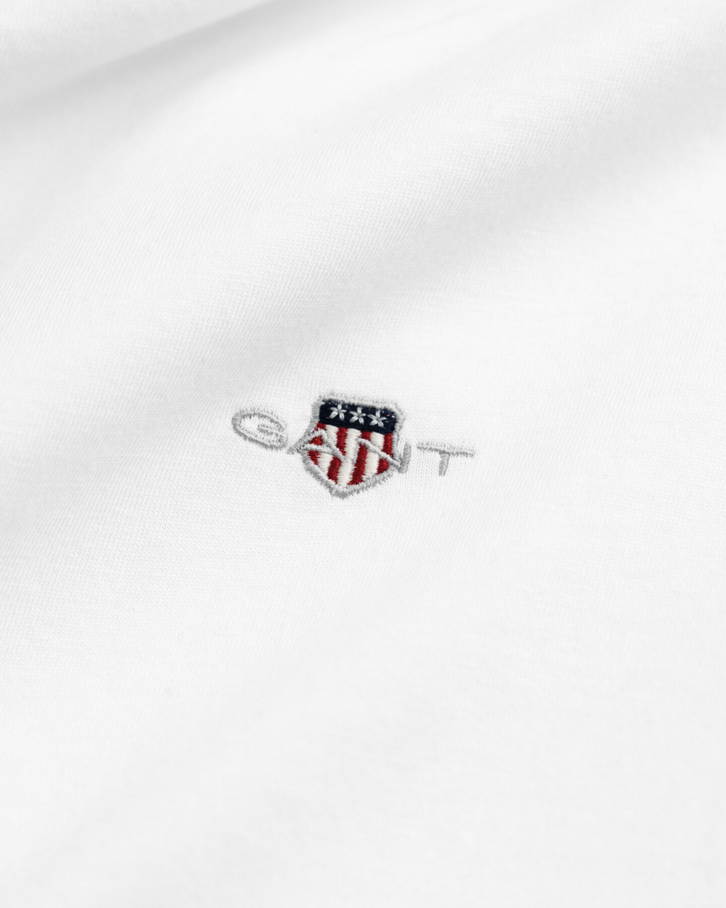 Camiseta Slim Fit Shield