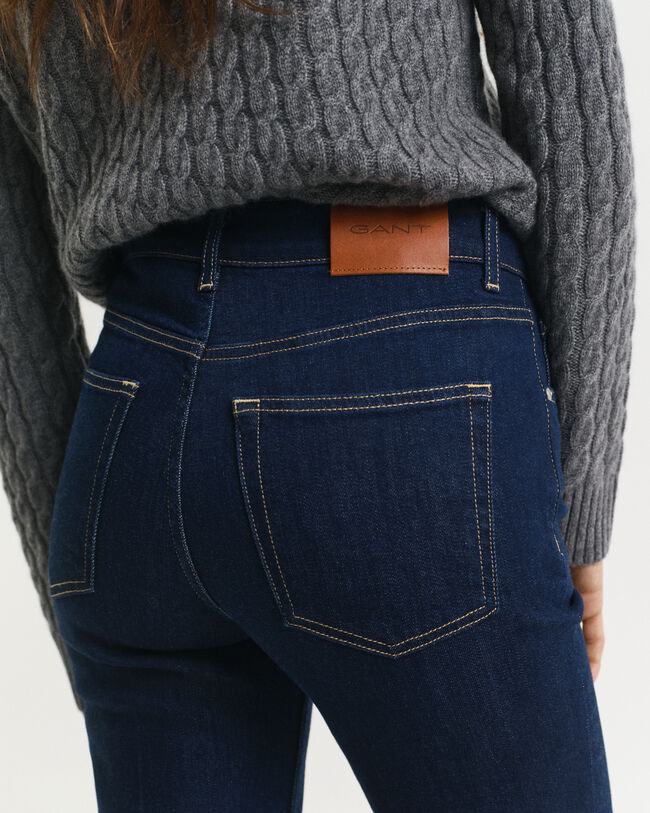 Vaqueros Slim Fit acampanados