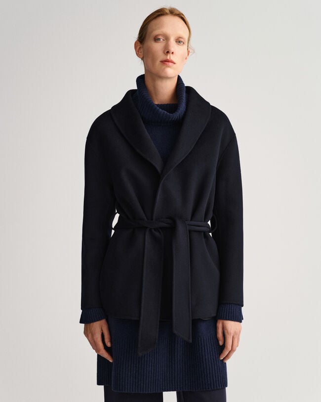 Americana cosida a mano con cinturón