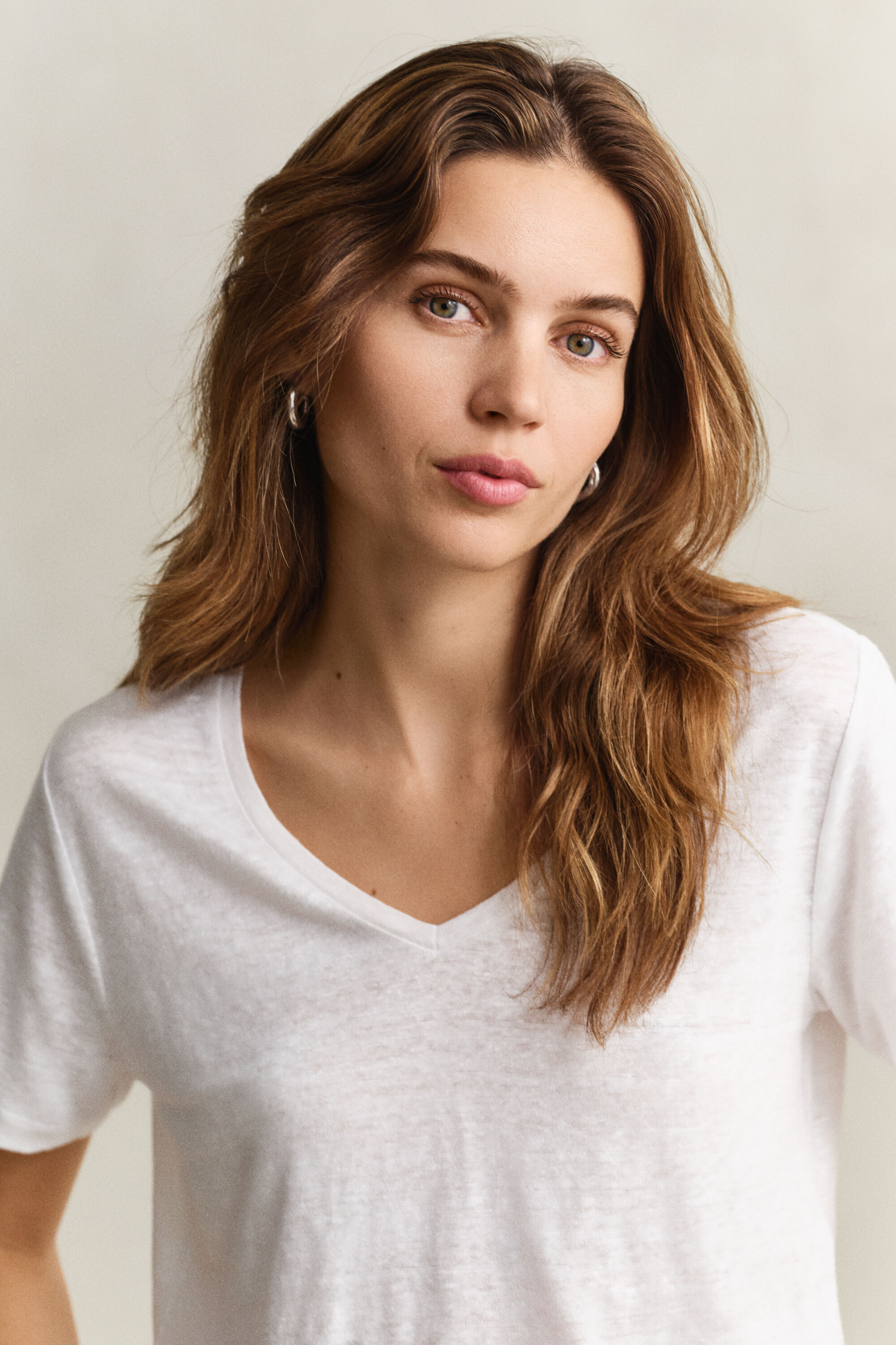 Camiseta de cuello de pico de lino