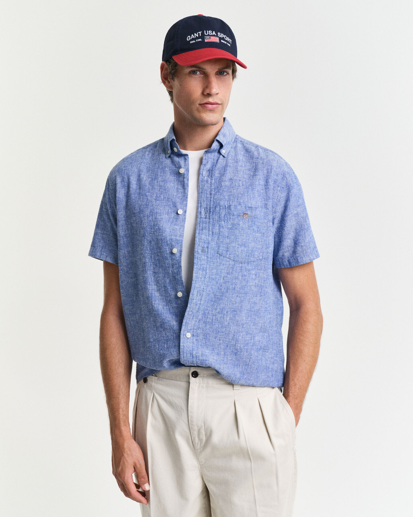 Camisa Regular Fit de manga corta en algodón y lino