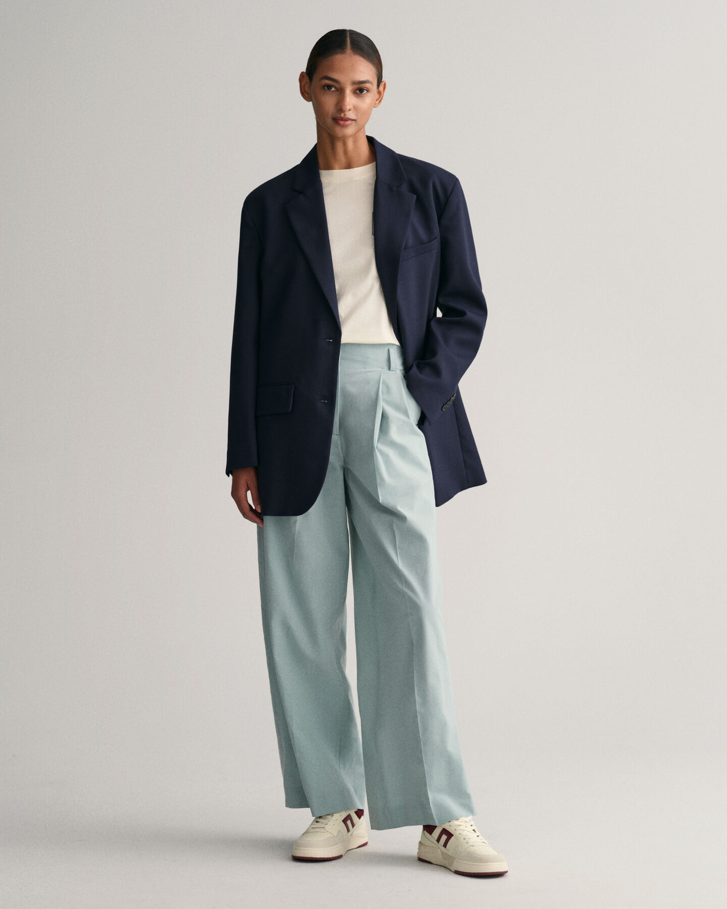 Pantalones de pinzas con talle alto y pernera ancha