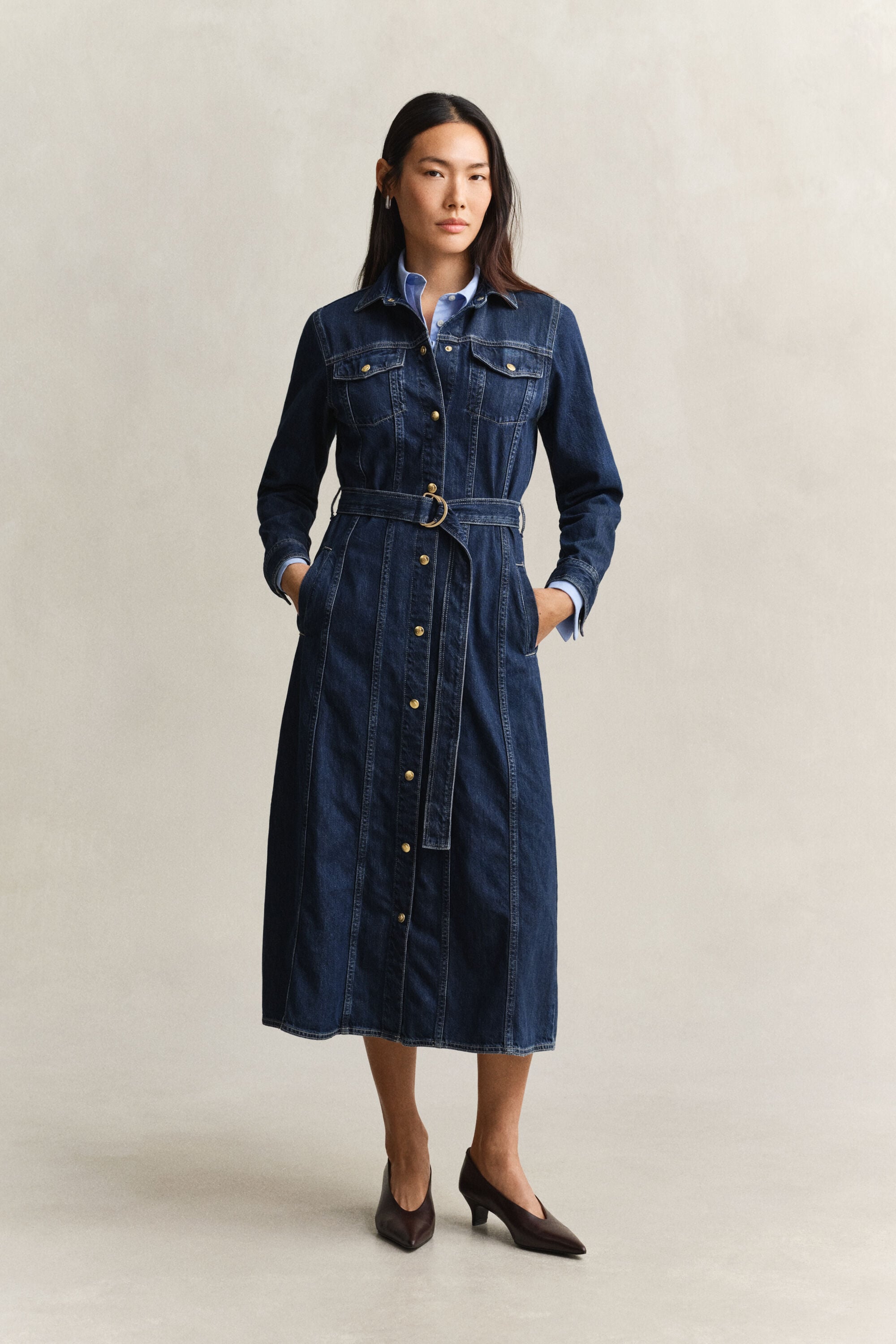Vestido vaquero midi con cinturón