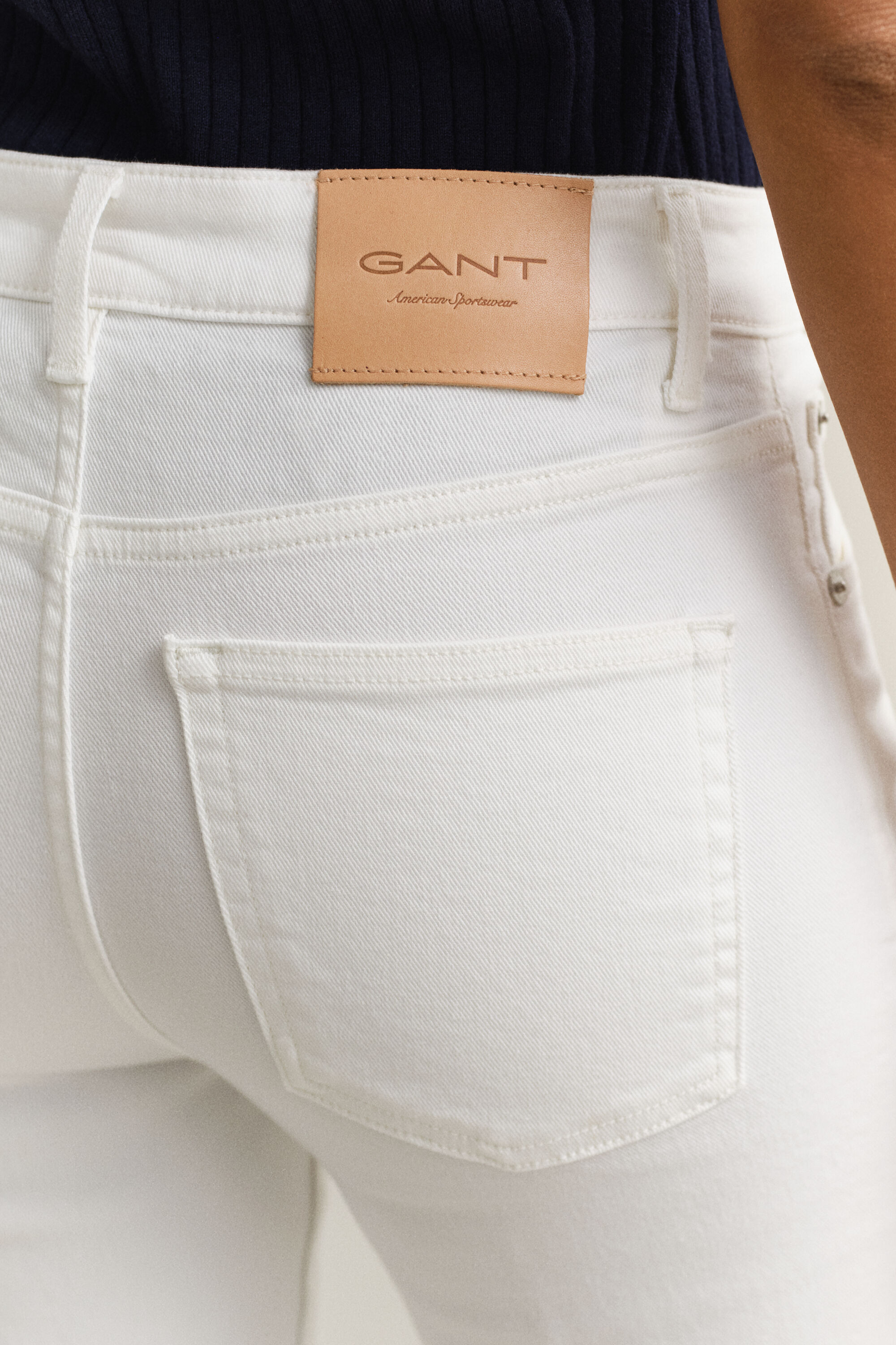 Vaqueros acampanados elásticos