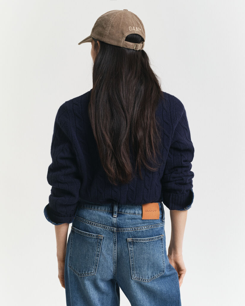 Jersey de cuello redondo y punto de ochos en lana de oveja