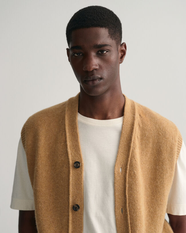 Chaleco abotonado de lana suave