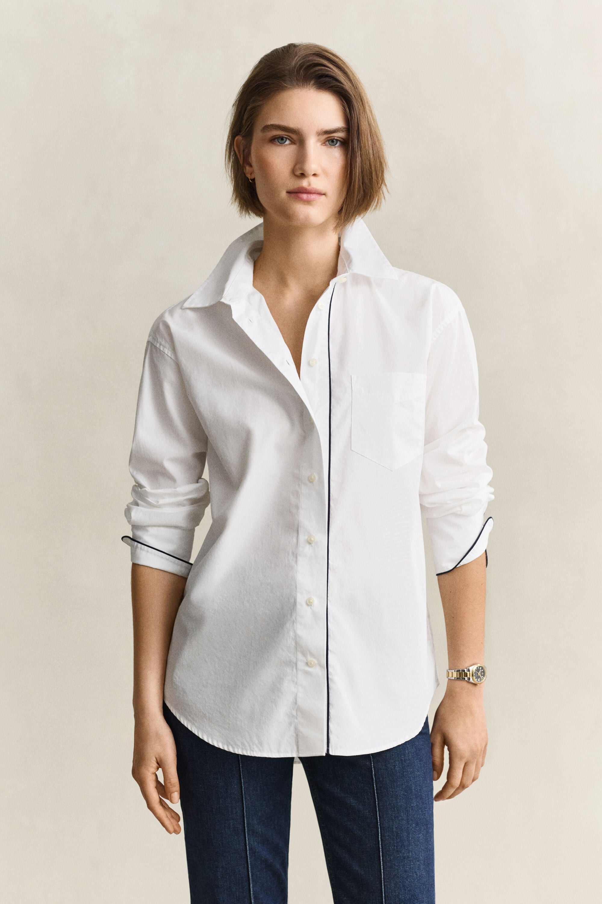 Camisa con detalle de ribetes