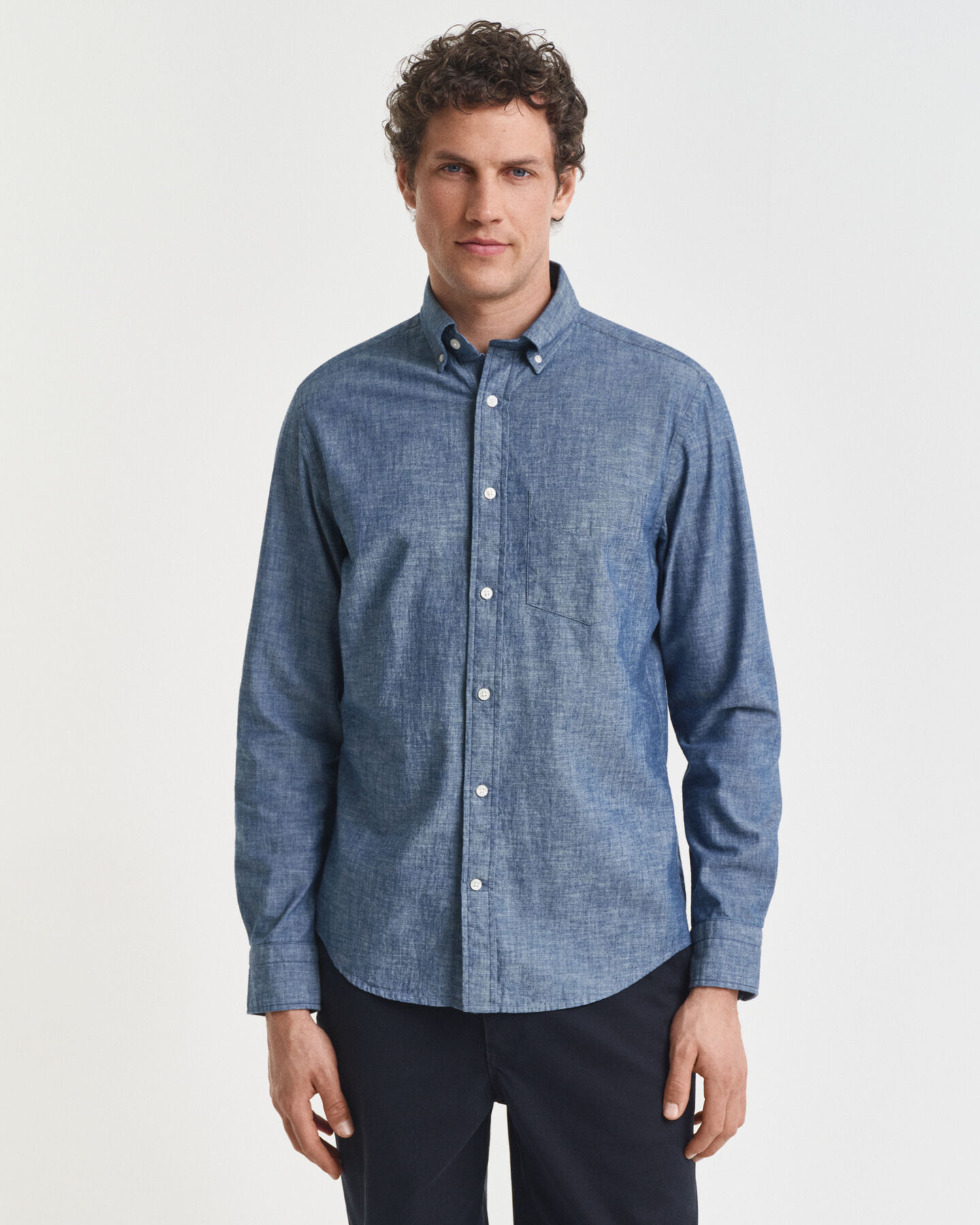 Camisa Regular Fit de cambray añil