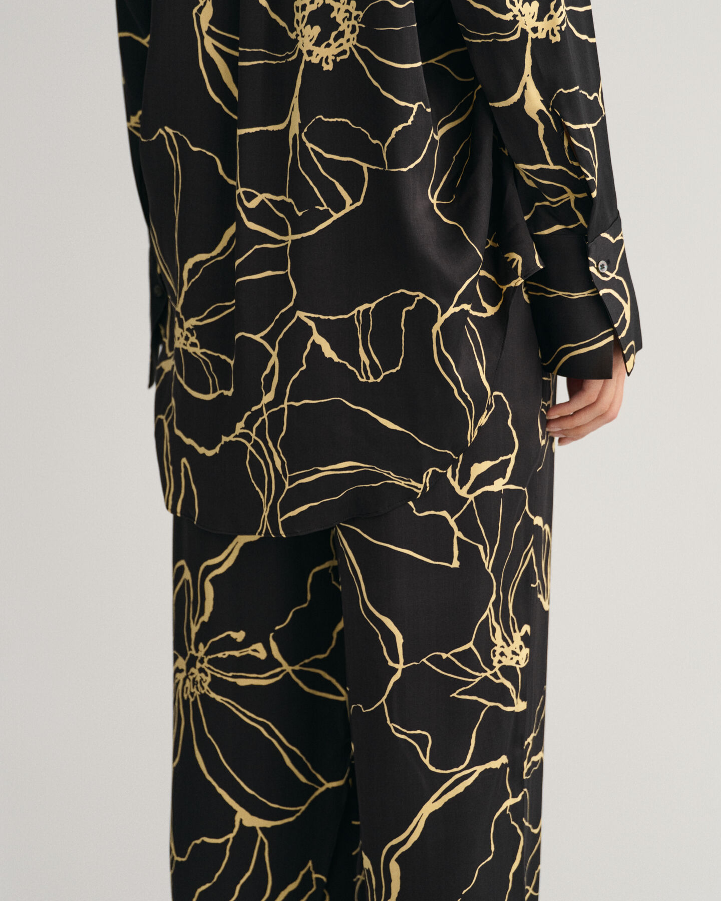 Pantalones Pull-On Line Drawing