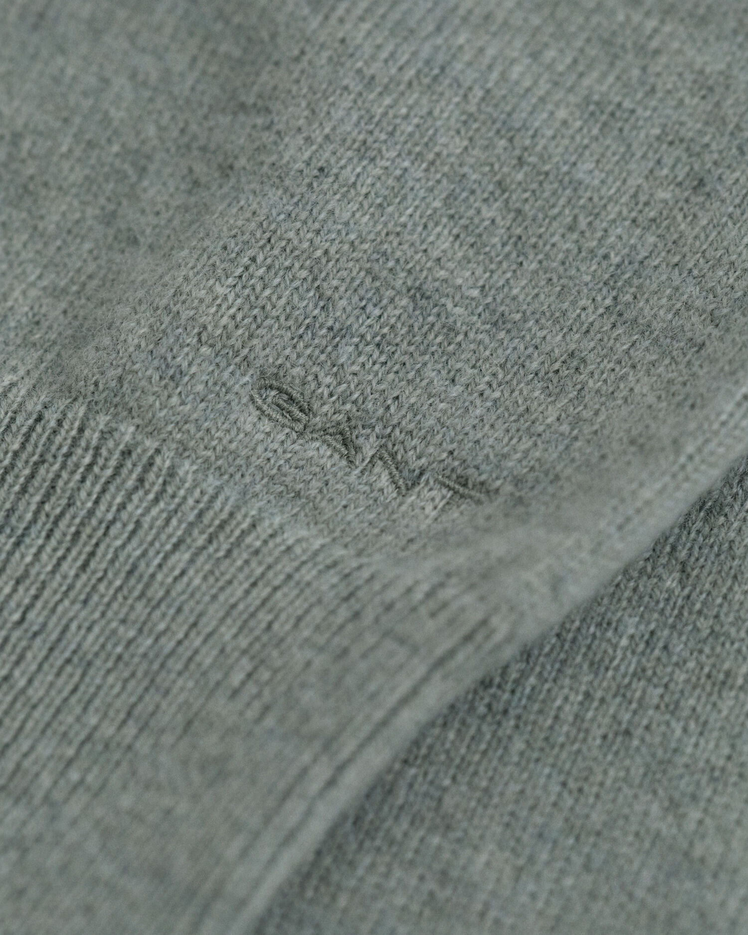 Jersey de cuello redondo en lana de oveja muy fina