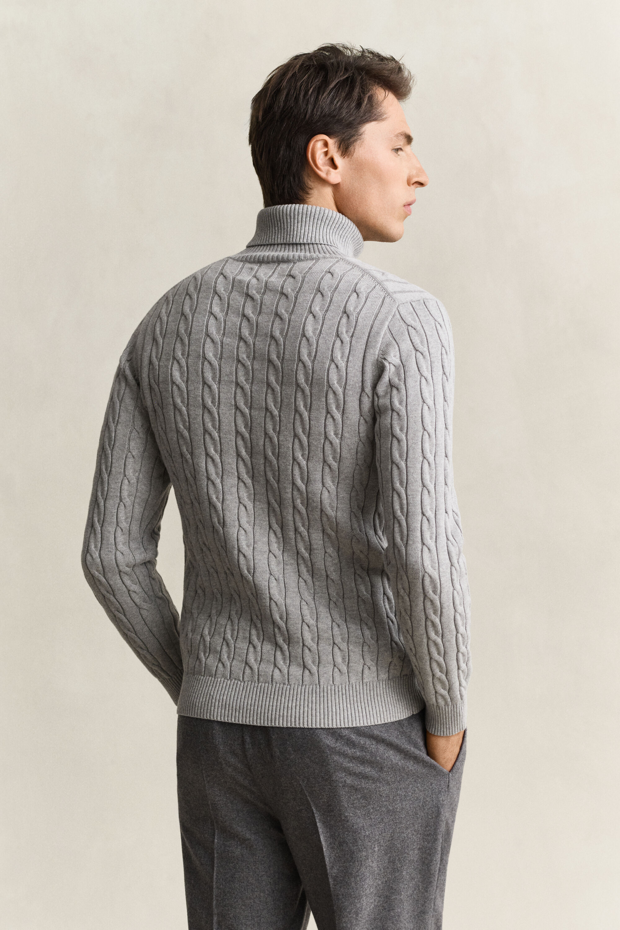 Jersey de punto de ochos de algodón con cuello de cisne