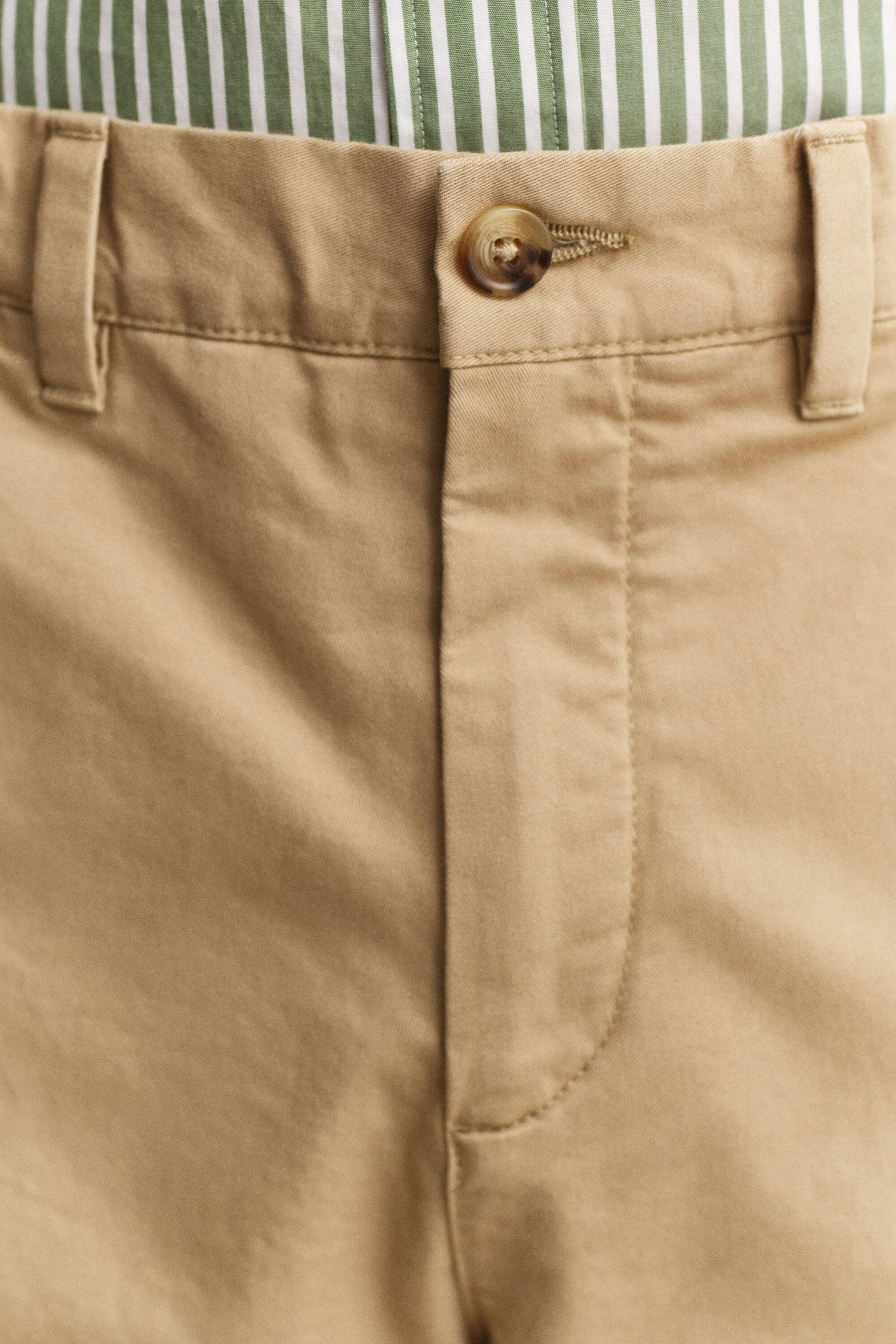Pantalones chinos Regular Fit clásicos