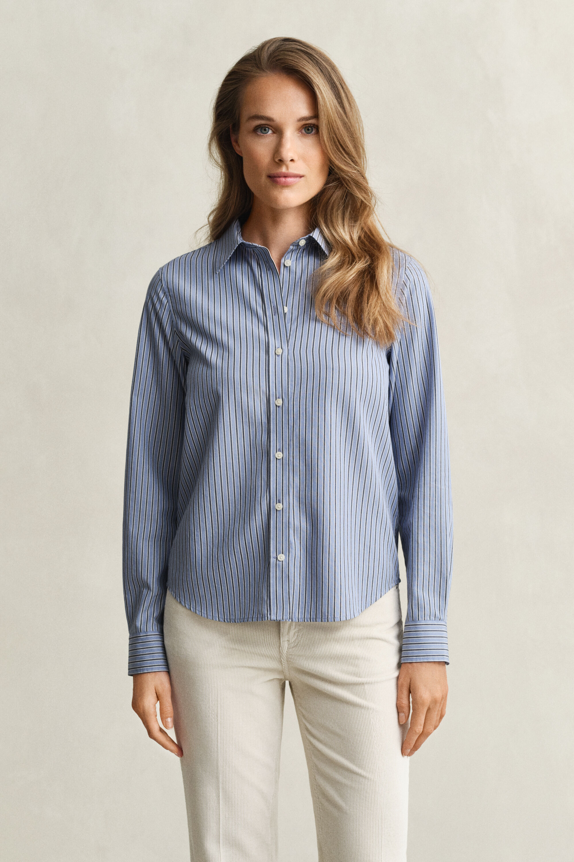 Camisa Regular Fit de popelina a rayas