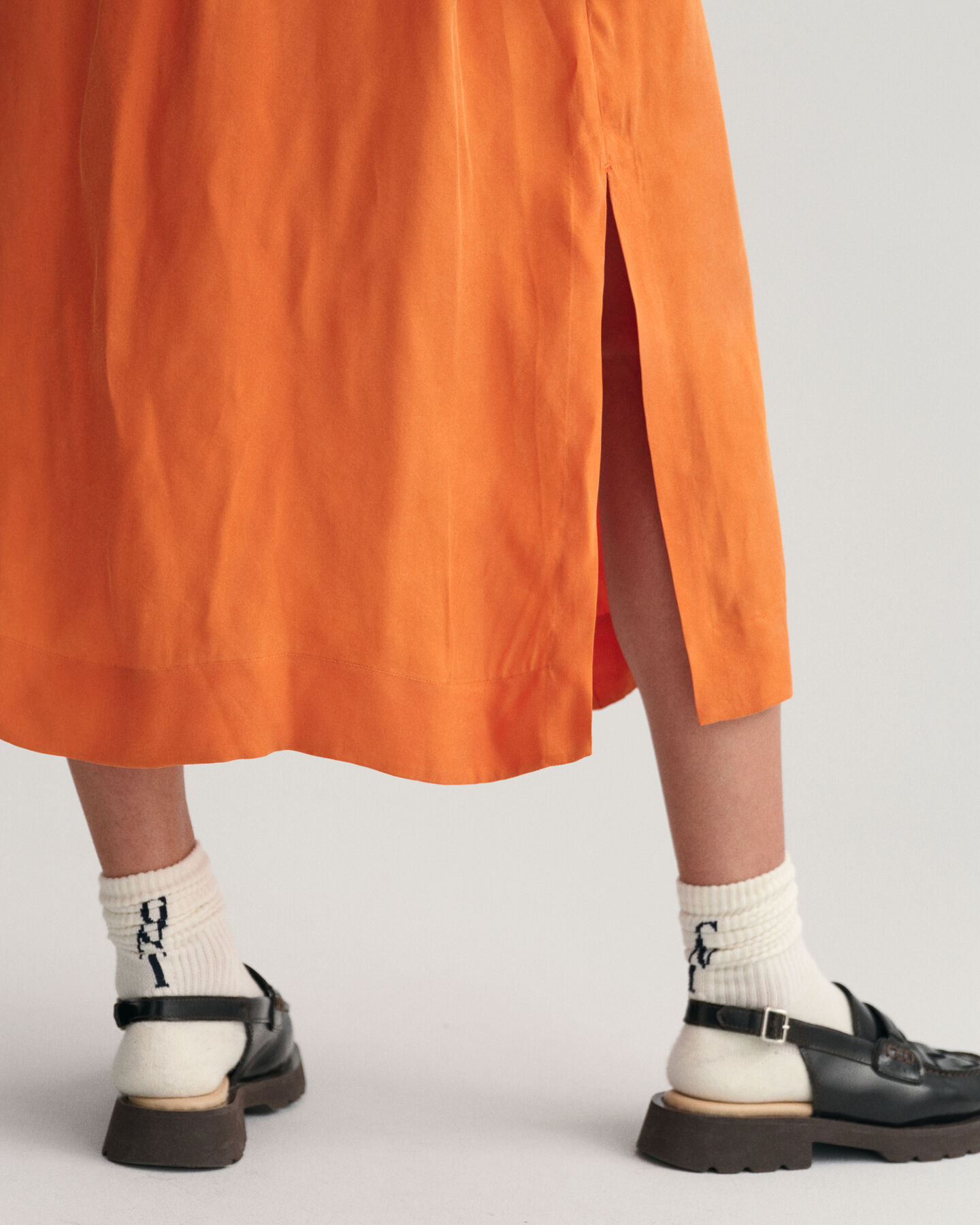 Vestido camisero de manga corta con bolsillos con solapa